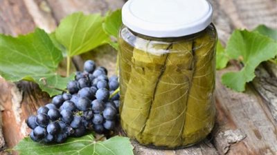 «زي المطاعم».. كيفية إعداد تسوية ورق العنب المعلب