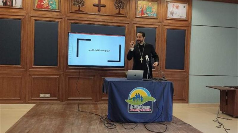 الأنبا باخوم في لقائه