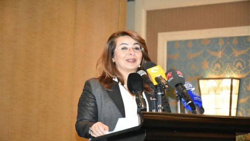 غادة والى