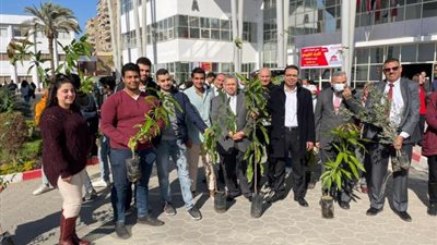 بالصور .. إطلاق حملة ” هنجملها” لزراعة الأشجار المثمرة بالجامعة المصرية الصينية