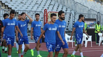 صور.. الإسماعيلي يجري الاحماء استعدادا لمواجهة المصري الافتراضية