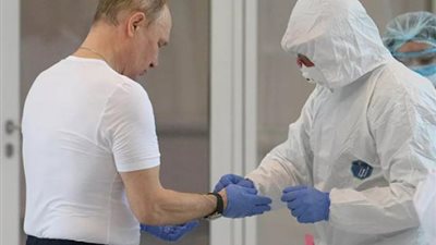 عاجل ..علماء روس يحذرون العالم من ”لقاح بوتين ” لعلاج كورونا