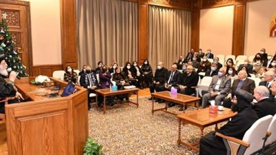 بالصور.. البابا تواضروس يلتقي «أسرة الراعي وأم النور»