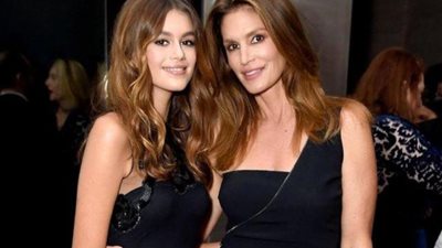 نجلة سيندي كروفورد تستعيد مظهر أمها على غلاف مجلة «Elle»