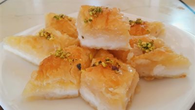 على الطريقة السورية.. كيفية إعداد حلوى النمورة