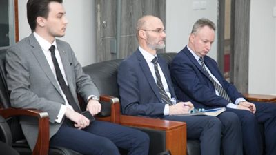 وفد من سفراء دول مجموعة ”فيشجراد” يزور الجامعة البريطانية في مصر .. اعرف السبب