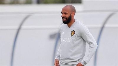 تيري هنري مرشح لقيادة برشلونة خلفا لسيتين