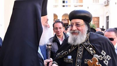 صور.. قداسة البابا يهنئ بطريرك الروم الأرثوذكس بعيد الميلاد المجيد