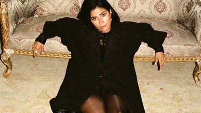 بجلسة تصوير جريئة.. روبى تحتفل بالعام الميلادى الجديد