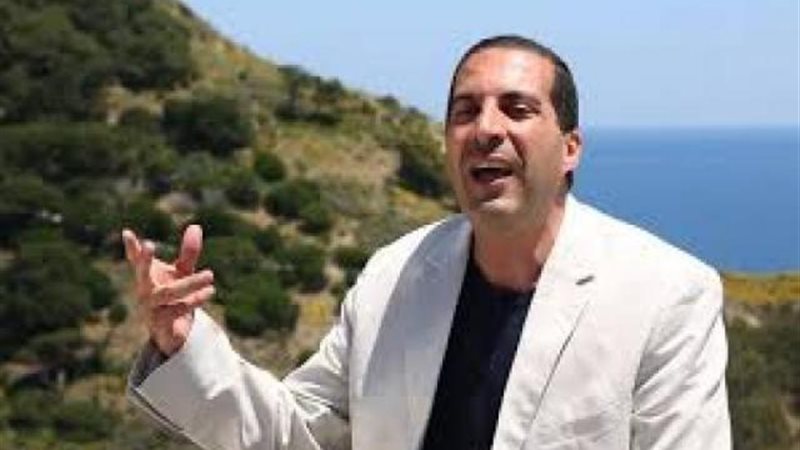الدكتور عمرو خالد