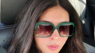 دينا تشارك جمهورها بإطلالة مختلفة