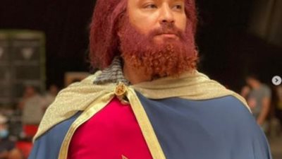 أحمد خالد صالح يعبر عن سعادته بنجاح ”بره المنهج”