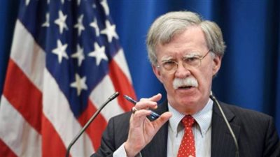 بولتون يتوقع حدوث ”مفاجأة أكتوبر” قبل الانتخابات الأمريكية المقبلة