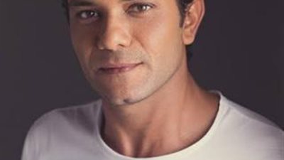 هل يفكر آسر ياسين في احتراف الغناء؟.. الفنان يجيب