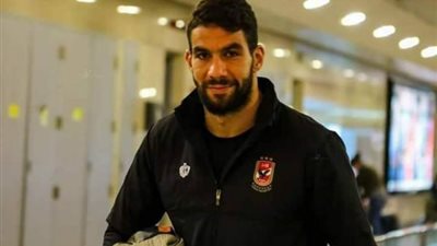 رسميا.. الأهلي يعلن انتهاء موسم شريف إكرامي مع الفريق