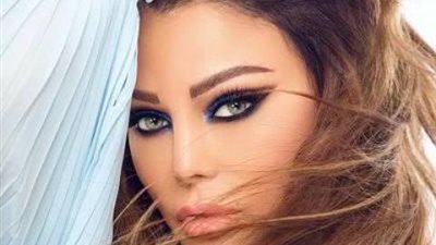 هيفاء وهبي :”العالم بعدا تحت الأنقاض وإنتو همكم تغنوا كايروكي على مصايبنا”