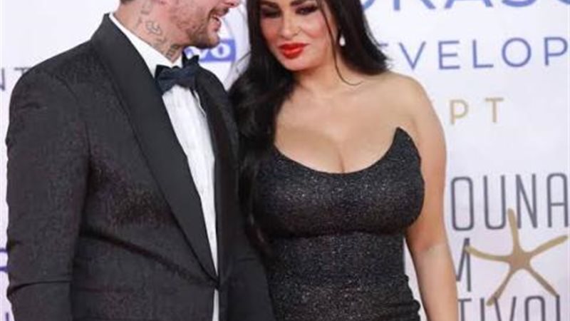 الفيشاوى وزوجته