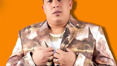 بعد إيقافه عن الغناء.. حمو بيكا يتقمص شخصية بابا نويل فى رأس السنة