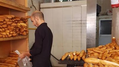 من طيار إلى بائع خبز.. كورونا يتسبب في تغيير مهنة الكثيرين