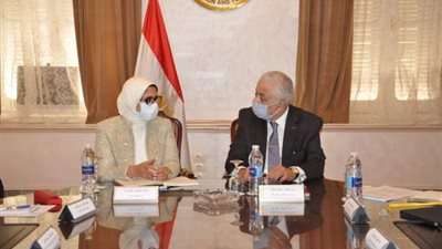 وزيرا الصحة والتعليم يبحثان خطة التأمين الطبي لطلاب المدارس