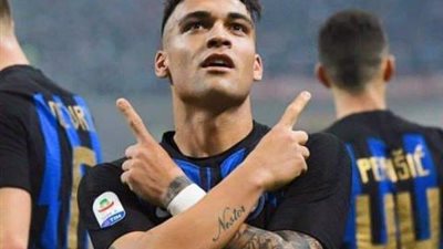 الشوط الأول.. رأسية لوتارو تمنح الإنتر التقدم على شاختار في نصف نهائي اليورباليج