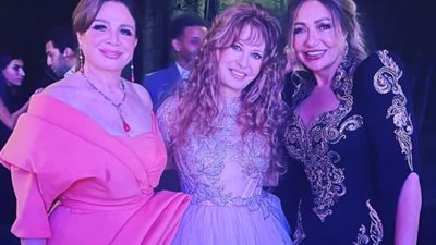 ليلى علوى تحتفل بعيد ميلاد إلهام شاهين ونيللى بهذه الطريقة