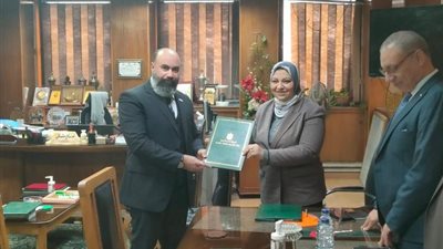 الشركة المصرية لنقل الكهرباء توقع عقد تحويل خط هوائي لكابلات أرضية بـبـ67 مليون جنيه