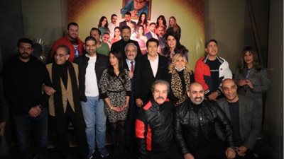 هانى رمزى يودع الديكور الخاص بمسلسل ”القاتل الذي أحبنى”