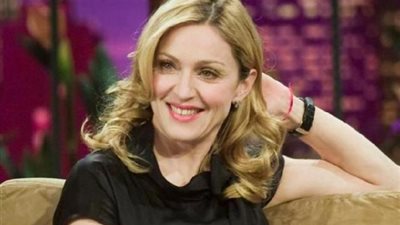 إطلالة غريبة لـ مادونا في جامايكا احتفالًا بعيد ميلادها الـ 62