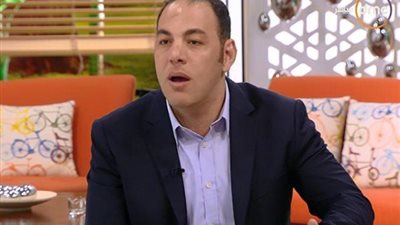 أحمد بلال ساخرآ عبر فيس بوك:احنا البلد الوحيدة اللي بنقيم اللاعب برجولته