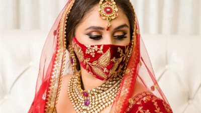 آخر تقاليع كورونا.. تصميمات مميزة لكمامة العروس يوم زفافها