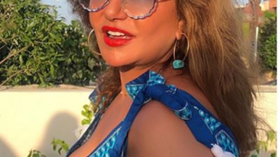 بمايوه أسود .. ليلي علوي بإطلالة مثيرة عبر ”انستجرام”