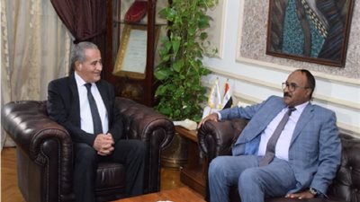 التموين والصناعات السودانية تناقشان آليات تحقيق الأمن الغذائي لشعب وادي النيل