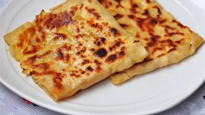 «زي المحلات».. كيفية تحضير فطير باللحمة المفرومة