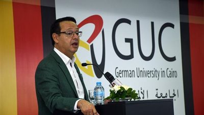 بالصور .. الجامعة الألمانية بالقاهرة تسلم أوائل الثانوية العامة 41 منحة دراسية كاملة