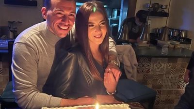 زوج دنيا سمير غانم يحتفل بعيد ميلادها على طريقته الخاصة