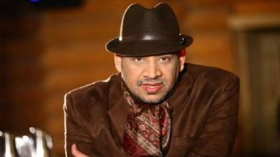 عصام كاريكا يهاجم عمرو دياب: كاظم الساهر وجورج وسوف صوتهم أفضل