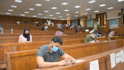 اختتام أعمال امتحانات طلاب الفرق النهائية بجامعة القاهرة للأسبوع السادس