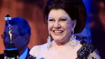 صورة نادرة تجمع شويكار بالراحل عبدالمنعم مدبولى