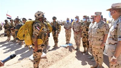 رئيس الأركان يشهد المرحلة الرئيسية للمشروع التكتيكي ”إصرار - 9”