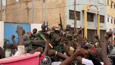 معلومات لا تعرفها عن العقيد المالي الذى نصب نفسه رئيسًا للمجلس العسكري الحاكم