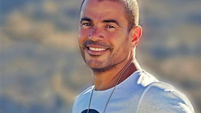 عزيز الشافعى يروج لأغنية الهضبة ”أماكن السهر”