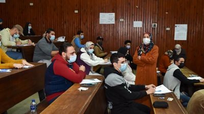 2486 طالب يخوضون امتحانات الفصل الدراسي الأول بتمريض عين شمس