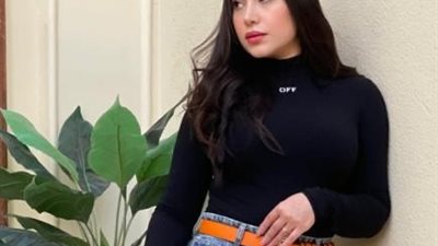 بوسي تتألق بإطلالة كاجوال في أحدث جلسة تصوير