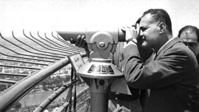 بمساعدة يهودي.. قصة رشوة الـ6 ملايين جنيه التي قبلها عبد الناصر من الأمريكان وبنى بها برج القاهرة