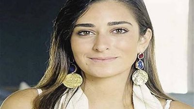 أمينة خليل ناعية سمير غانم :كبرنا بنحبك وكنت وش السعد عليا