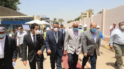 صور.. محافظ الجيزة يفتتح  مشروع تأهيل محطة مياه منيل شيحة المدمجة بمركز ومدينة أبو النمرس