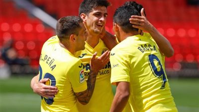 باكا ومورينو يقودان التشكيل المتوقع لفياريال في مواجهة مانشستر يونايتد