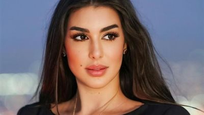 ياسمين صبرى تجذب أنظار جمهورها بإطلالة مختلفة