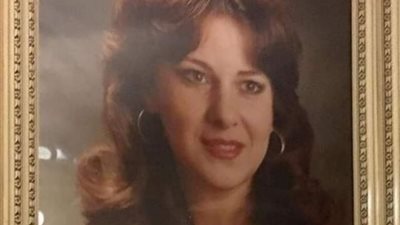 نهال عنبر تطلب من متابعيها الدعاء لـ دلال عبد العزيز